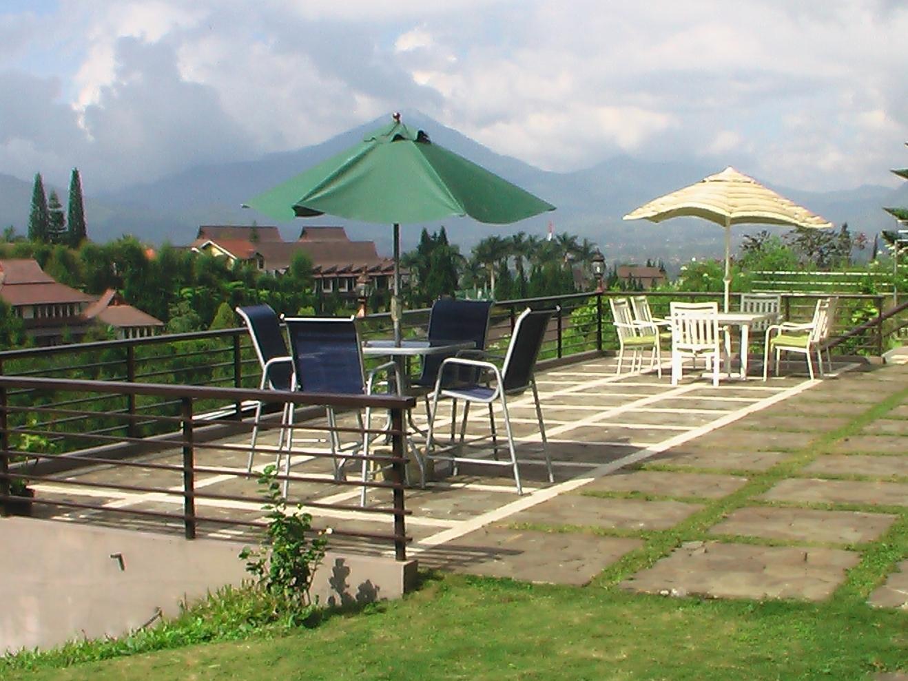 Puri Bernadi Guest House Lembang Exterior photo
