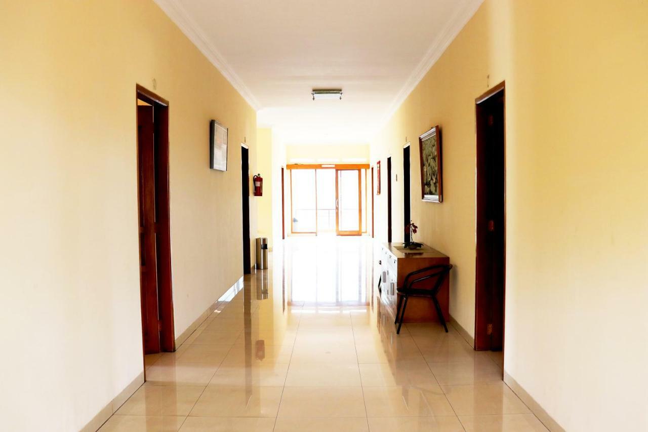 Puri Bernadi Guest House Lembang Exterior photo