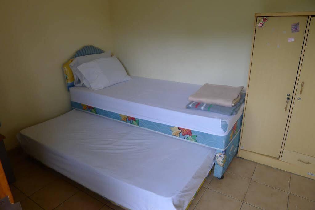 Puri Bernadi Guest House Lembang Exterior photo